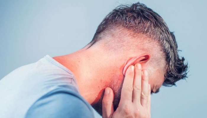 Ear Pain: बर्दाश्त से बाहर हो रहा कान का दर्द, इन 5 तरीकों से दूर होगी तकलीफ