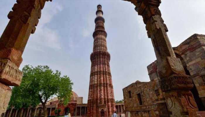 Qutub Minar: कुतुबमीनार परिसर में मौजूद मस्जिद में छिपा है कड़वा सच? उठ रहे कई सवाल