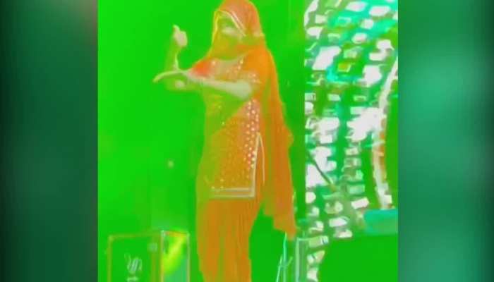 Video: नारंगी सूट में सपना चौधरी ने किया धमाकेदार डांस, ठुमके देख चौक गए लोग