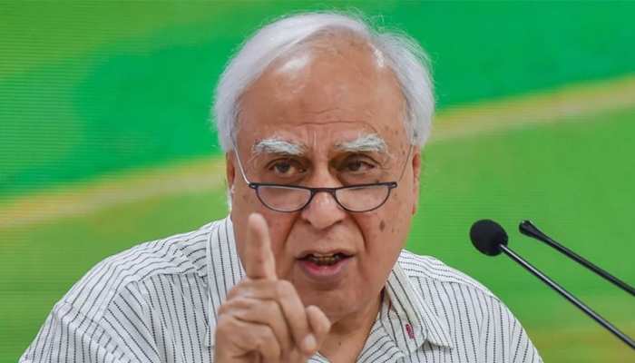 Kapil Sibal left Congress, filled nomination for Rajya Sabha elections from  Samajwadi Party | Kapil Sibal left Congress: कपिल सिब्बल ने छोड़ी कांग्रेस,  समाजवादी पार्टी के समर्थन से भरा राज्य ...