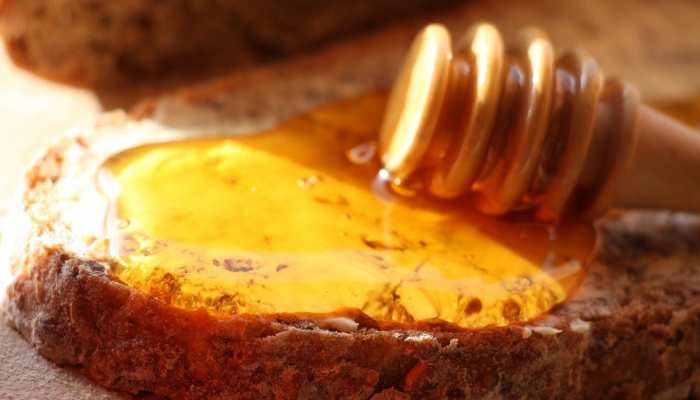 शहद में चीनी की तुलना में मीठा स्वाद क्यों होता है ?
