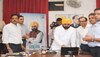ਭਗਵੰਤ ਮਾਨ ਵੱਲੋਂ ਜਨਤਕ ਸੇਵਾਵਾਂ ਪ੍ਰਣਾਲੀ ਵਿੱਚ ਹੋਰ ਪਾਰਦਰਸ਼ਤਾ ਲਈ ਈ-ਆਫਿਸ ਨੂੰ ਉਤਸ਼ਾਹਿਤ ਕਰਨ ਦੇ ਨਿਰਦੇਸ਼