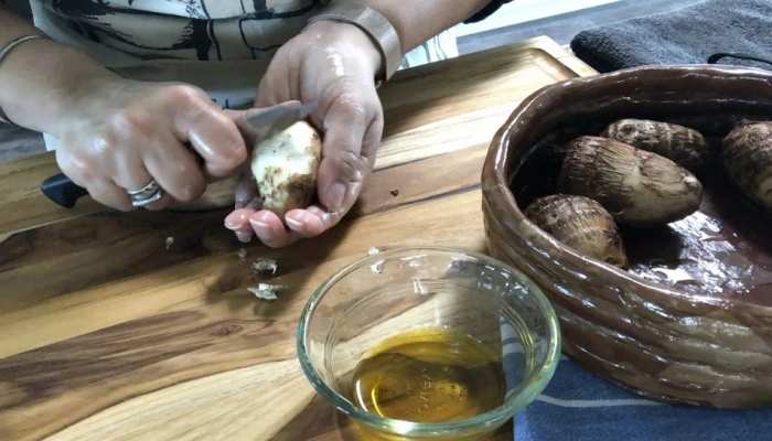 Kitchen Hacks: अरबी को छीलने के दौरान खुजलाता है हाथ, इन उपायों से नहीं होगी Itching