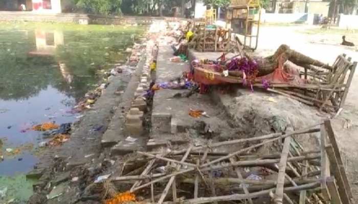 गंदगी से जगरनाथ मंदिर आने वाले भक्तों की बढ़ी परेशानी, नगर प्रशासन ने मूंदी आंख