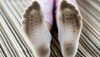 White Socks Cleaning: गर्मियों में सफेद मोजे हो गए ज्यादा मैले, इन क्लीनिंग हैक्स से नए जैसे दिखने लगेंगे जुराब