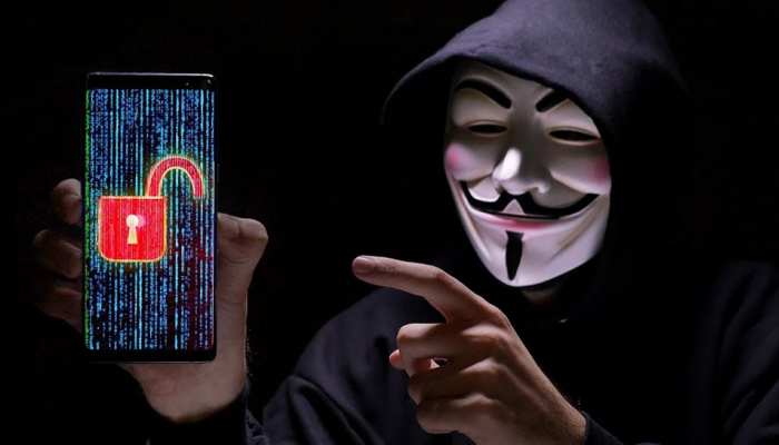 Smartphone यूजर्स सावधान! कंगाल करने के लिए Hackers ने चली ऐसी शातिर चाल; जानिए