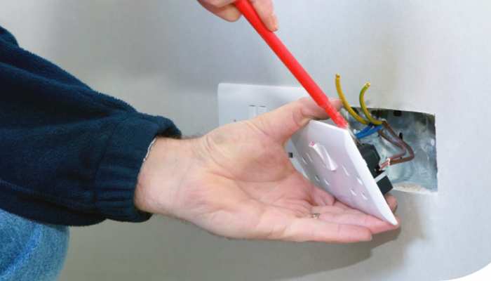 Electricity Bill आएगा आधे से कम! बस घर में फिट कर दें ये Plug, कीमत भी काफी कम