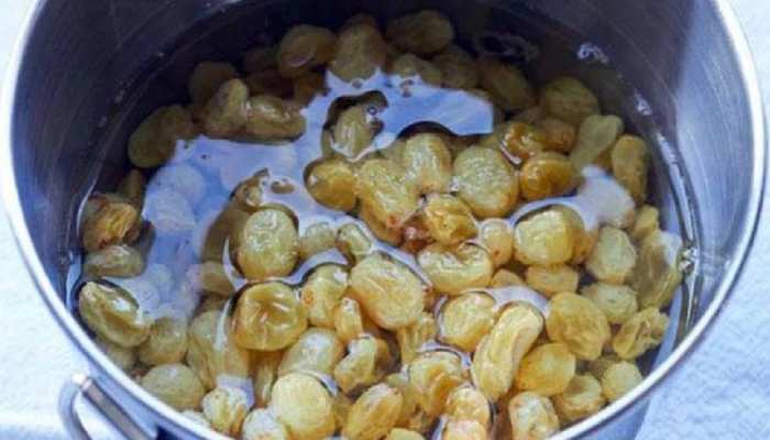 Soaked Raisin Benefits And Soaked Chana Benefits For Health Janiye Kismis  Aur Chana Khane Ke Fayde Samp | Raisin Benefits: भीगी हुई किशमिश के साथ  मिलाकर खाएं ये चीज, शरीर में भर