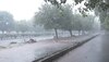 Delhi Monsoon: दिल्ली-NCR में झमाझम बारिश के साथ मौसम ने ली करवट, आंधी-तूफान का अलर्ट जारी