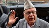 Farooq Abdullah: फारूक अब्दुल्ला के बिगड़े बोल, कहा- अपने घर में रखो तिरंगा, मची खलबली