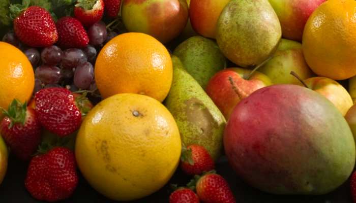 Blood Sugar patient eat Apples Oranges Grapes Cherries and Guava in  Diabetes| Blood Sugar: शुगर के मरीज को ताकत के लिए क्या खाना चाहिए?  डायबिटीज में मिलेगी मदद | Hindi News, वेलनेस