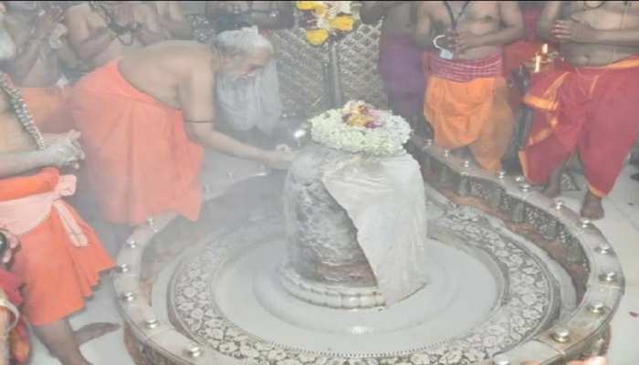 WATCH: सावन के पहले सोमवार पर देखिए उज्‍जैन में महाकाल की विशेष भस्‍म आरती