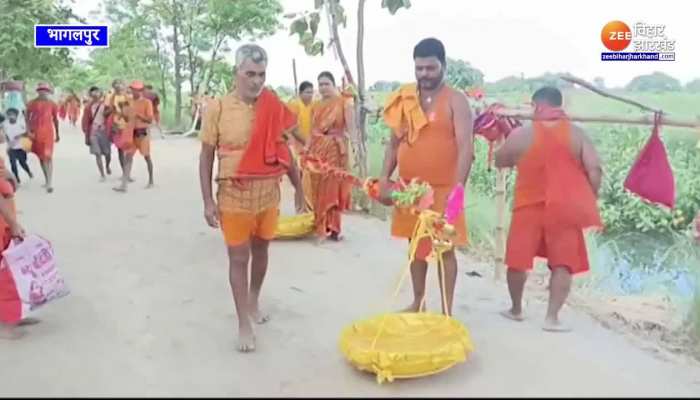 बिहार के श्रवण कुमार: बूढ़े माता-पिता को कांवड़ में बिठाकर 105 KM की यात्रा