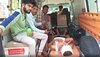 Jhashi: स्कूली बच्चों से भरी टैक्सी JCB से टकराई, दो बच्चों की हालत गंभीर, कई घायल