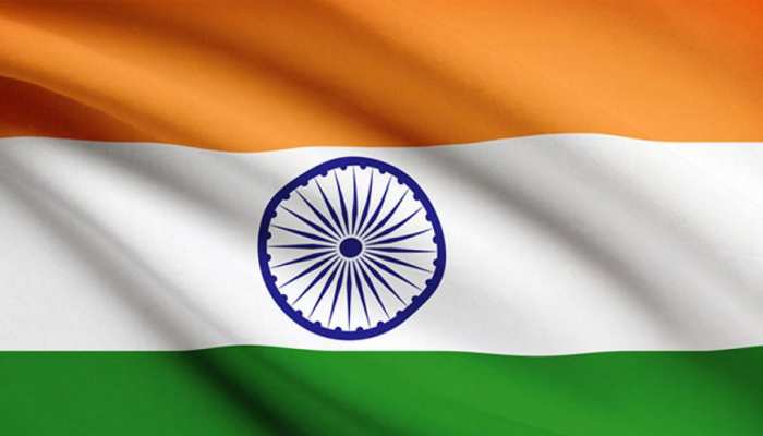 Tricolor day national flag india adopted on 22 july 1947 know tiranga  journey interesting facts mpsn | देश में आज ही के दिन चुना गया था हमारा  राष्ट्रीय ध्वज, तस्वीरों में देखिए