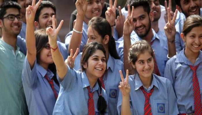 CBSE 10th Result 2022: कक्षा 10वीं का रिजल्ट हुआ जारी, 92.71% छात्रों को मिली सफलता