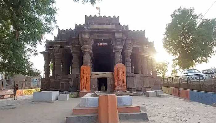 रतलाम के विरुपाक्ष मंदिर का प्रसाद खाने से होता है चमत्कार, जानिए क्या है मान्यता