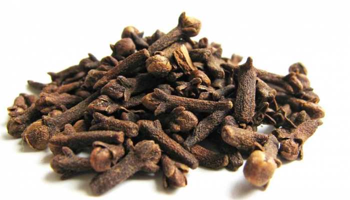 Clove Benefits: लौंग के फायदे हैं कमाल लेकिन इस नुकसान भी बचकर रहें, वरना पछताएंगे