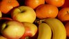 Fruit Eating Tips: इन 3 फ्रूट्स को खाते वक्त कभी ने करें ऐसी गलती, जानिए क्या है सेवन का सही तरीका