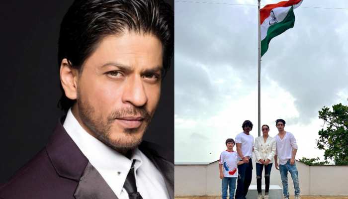 आमिर खान और सलमान खास के बाद तिरंगे के साथ दिखे शाहरुख खान, परिवार के साथ ऐसे आए नजर