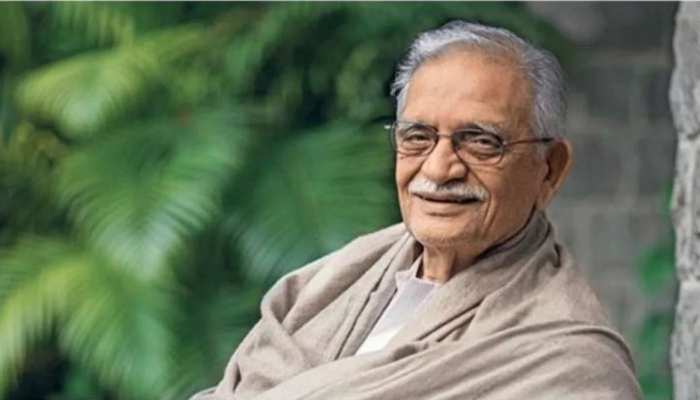 Gulzar has turned 88 today his shayari and love for Rakhi si not hidden anymore| Hindi News, Birthday Special: पाकिस्तान से आया एक कार मैकेनिक, जो संपूर्ण सिंह से बन गया फिल्म