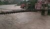 Himachal Flood: हिमाचल में भारी बारिश में बह गया 90 साल पुराना पुल, रेलवे ट्रैक हुआ ठप