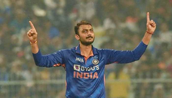 india vs zimbabwe odi series Shahbaz Ahmed not get chance due to axar patel  in playing 11 career | Axar Patel: अक्षर पटेल की वजह से बर्बाद हो रहा इस  प्लेयर का