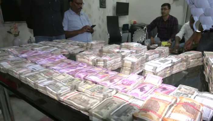 Bihar Raids on government engineer cash worth more than 3 crores recovered | Bihar News: बिहार का धनकुबेर इंजीनियर! छापेमारी में मिला 3.6 करोड़ से ज्यादा कैश | Hindi News, देश