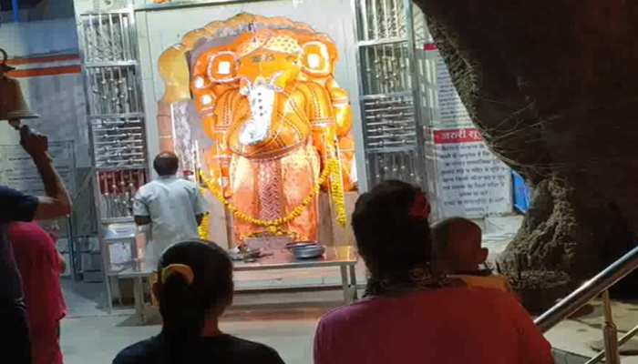 Ganesh Chaturthi 2022: रतलाम के इस गणेश मंदिर में धागा बांधने से पूरी होती है मन्नत