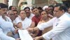 Muzaffarnagar: श्रीकांत त्यागी के समर्थन में धरना प्रदर्शन, टोल प्लाज पर कब्जे की धमकी
