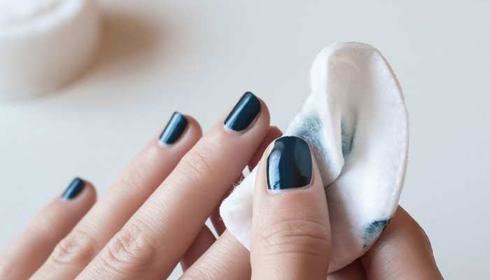 सूखी और पुरानी नेल पॉलिश को फेकें नहीं, ऐसे करें ठीक - know how to fix dry  and thick nail polish mt – News18 हिंदी