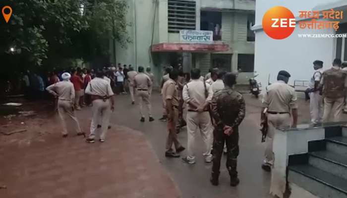 मेडिकल छात्रों ने CSP के साथ की ऐसी हरकत, हॉस्टल में पहुंच गई पुलिस की फोर्स Video