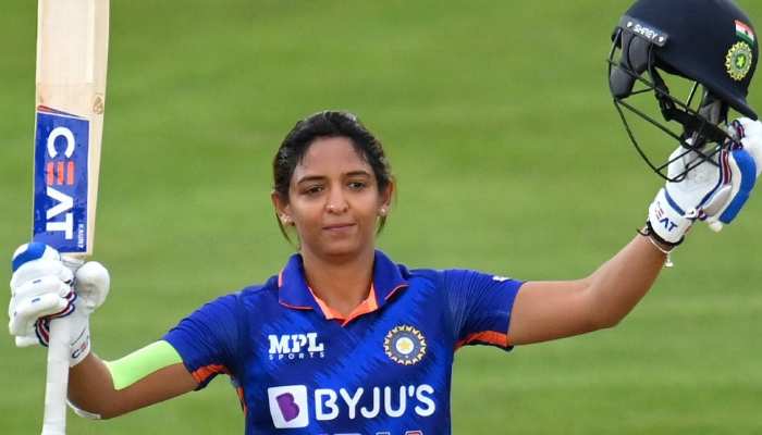 india women vs england women 2nd odi Harmanpreet Kaur hit 143 run on 111 balls makes history mkph | INDW vs ENGW: भारतीय महिला टीम की कप्टान हरमनप्रीत कौर ने इंग्लैंड के