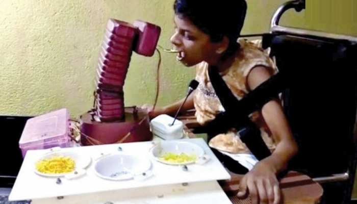 गोवा के मजदूर का कमाल, दिव्यांग बेटी के लिए बनाया ऐसा रोबोट, खिलाएगा उसको खाना