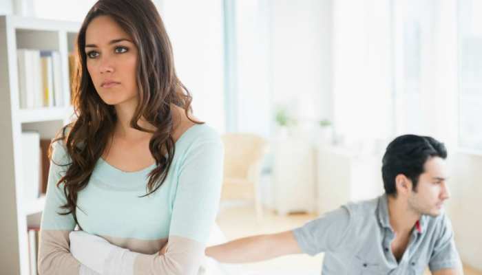 Relationship Tips: पति-पत्नी रिश्ते में प्यार बढ़ाने के लिए फॉलो करें ये टिप्स