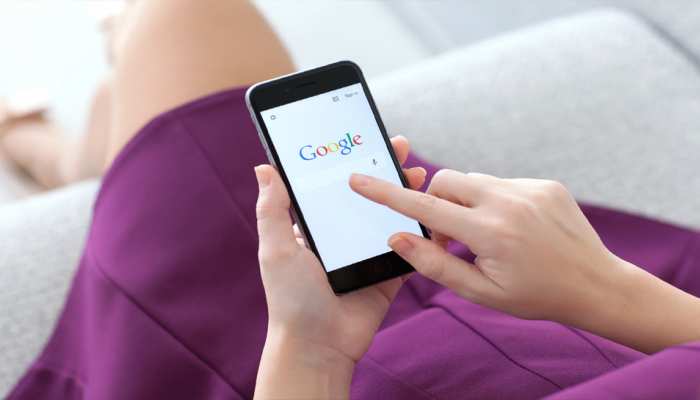 लड़कियां अकेले में Google पर क्या सर्च करती हैं? रिपोर्ट में चौंकाने वाला खुलासा