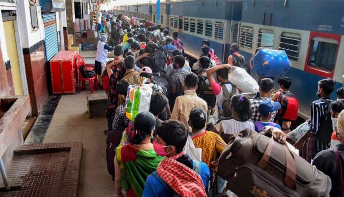 प्लेटफॉर्म टिकट महंगा होने से रेलवे यात्र‍ियों को झटका! कल से लागू होंगे नए रेट