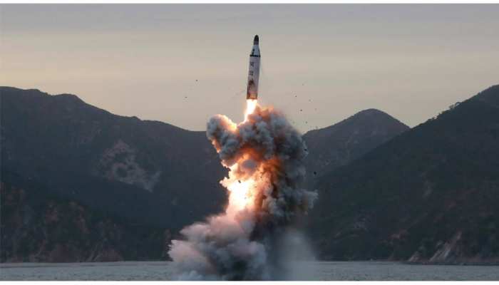 उत्तरी कोरिया ने फिर दी अमेरिका को चुनौती, हफ्ते में चौथी बार दागी बैलेस्टिक मिसाइल