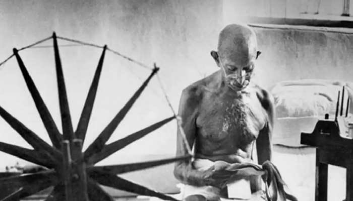 Gandhi Jayanti: गांधी जयंती पर शेयर करें बापू के ये अनमोल विचार, ऐसे दें शुभकामनाएं