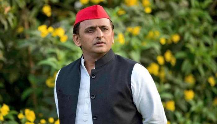 Mulayam Singh Yadav Health: Samajwadi Party workers started crying after  seeing Akhilesh Yadav in Medanta Hospital | Akhilesh Yadav को देखते ही  फूट-फूटकर रोने लगे सपा कार्यकर्ता, फिर SP अध्यक्ष ने किया