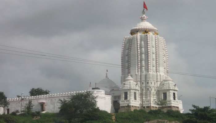 रांची के जगन्नाथपुर मंदिर के गर्भगृह का फर्श हो रहा गर्म , घी रखते ही पिघल रहा है 