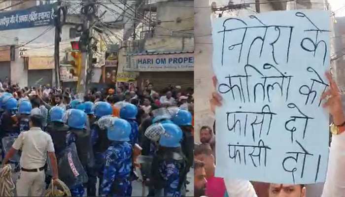 Delhi News: दिल्ली में हिंदू युवक की हत्या के बाद हंगामा, इलाके में भारी पुलिसबल तैनात