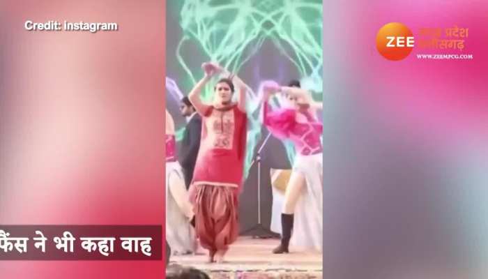 Sapna Chaudhary Nagin Dance: स्टेज पर सपना चौधरी ने किया नागिन डांस, बूढ़े भी हार बैठे दिल