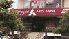 Axis Bank के ग्राहकों को झटका, बैंक ने बदला यह नियम; खबर सुनकर कस्टमर्स हुए परेशान