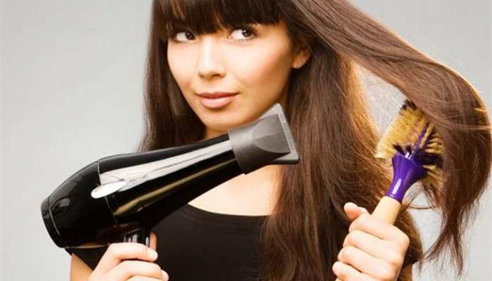hair care tips do not make these big mistakes while using hair dryer in hair  | Hair Care Tips: बालों में हेयर ड्रायर इस्तेमाल करते समय न करें ये बड़ी  गलतियां, हो