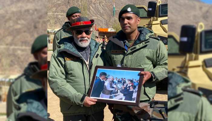 PM Modi की 21 साल पहले जिस बच्चे से हुई थी मुलाकात, आज करगिल में अचानक उसने चौंकाया...