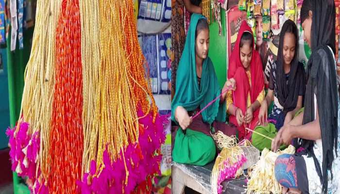 भागलपुर की मुस्लिम महिलाएं पेश कर रही मिसाल, छठ के लिए तैयार कर रही बद्धी माला