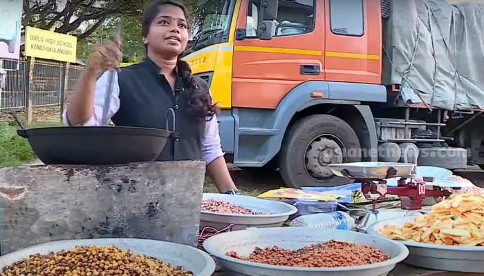 स्कूल के बाहर मूंगफली बेचती है क्लास 12 की ये स्टूडेंट्स, मजबूरी जानकर रो पड़े लोग