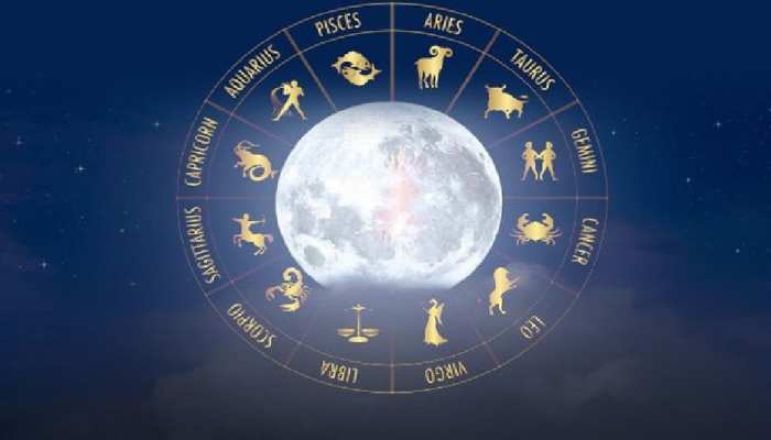 Chandra Grahan 2022: इन राशि वालों की खुशियों पर 'ग्रहण' लगाएगा चंद्र ग्रहण! जानें सभी 12 राशियों पर असर | lunar eclipse 2022 date time impact on all zodiac signs Chandra Grahan