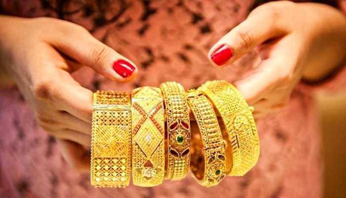 Gold silver Price: शादियों से पहले टूटे सोना-चांदी के भाव, जानें 10 ग्राम की कीमत